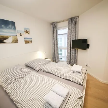 Ferienwohnung Brise 17 شقة شاربوتس